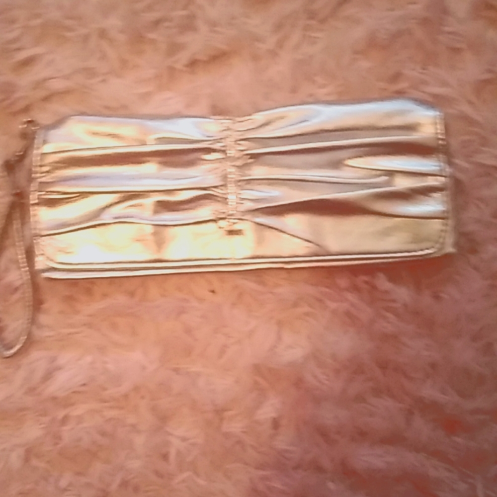 PRETTY SILVER CLUTCH w CRYSTALS